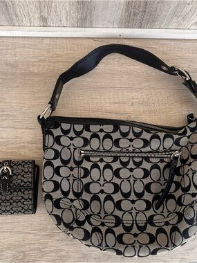 Coach Signature C Black Hobo Shoulder Bag With Jacquard Wallet Set
